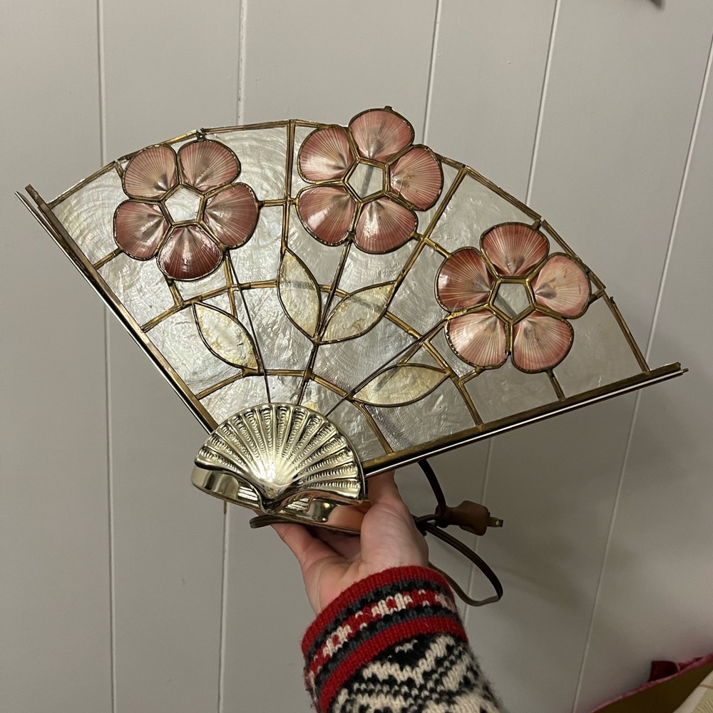 Vintage Capiz Shell Fan Lamp Flowers Light Table Desk Vanity Pink Regency MCM